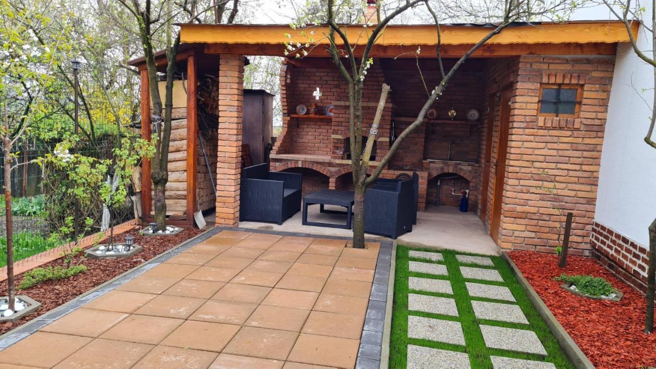 Cozy House With Nice Garden In Heart Of City Center Villa Kaloşvar Dış mekan fotoğraf