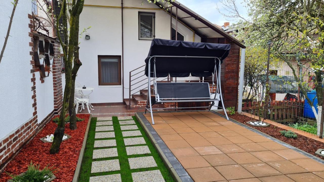 Cozy House With Nice Garden In Heart Of City Center Villa Kaloşvar Dış mekan fotoğraf